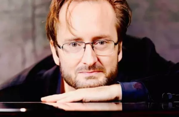 MÚSICA. Manuel López, el pianista de la mano izquierda. 14 de Octubre en Boadilla