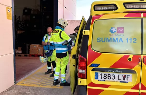 Muere un trabajador en Boadilla al caerse desde la cubierta de una nave industrial