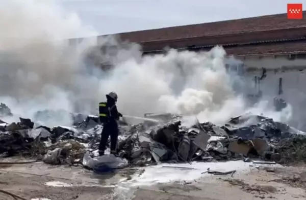 Aparatoso incendio en una finca de Boadilla del Monte