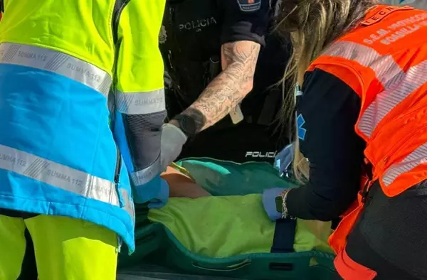 Dos agentes de Policía de Boadilla salvan la vida de un vecino que sufría un infarto