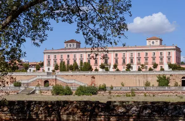 Más Madrid Boadilla celebra que el Suavefest no se lleve a cabo en el Palacio Infante Don Luis