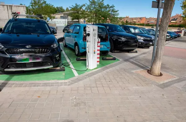 Boadilla empezará a cobrar por la carga de los vehículos eléctricos para mejorar y ampliar el servicio