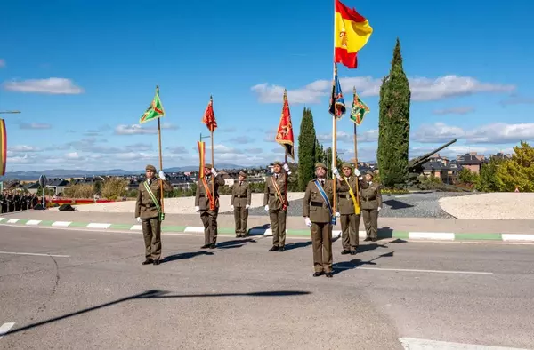 Boadilla instala en la glorieta de las Fuerzas Armadas un cañón antiaéreo cedido por el Ejército de Tierra