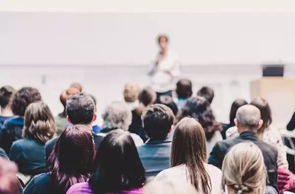 Comienza en Boadilla el ciclo de conferencias organizado por la Asociación de Mayores