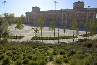 El consejero de Presidencia y el alcalde de Boadilla inauguran las obras de peatonalización del entorno del Palacio
