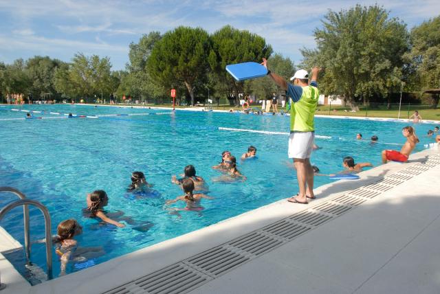 Un millar de niños participan en los campamentos de verano municipales