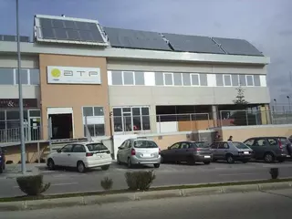 El PSOE de Boadilla exige la rescisión de la concesión municipal al centro deportivo que alquilaba mini pisos patera.