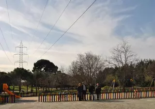 El PSOE de Boadilla denuncia otra promesa incumplida del PP: el soterramiento de líneas de alta tensión en las urbanizaciones