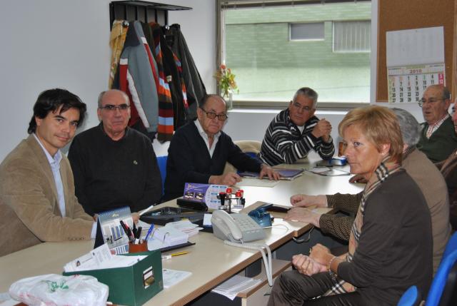 El candidato socialista a la alcaldía Pablo Nieto, se reúne con los representantes de la sociedad civil de Boadilla.