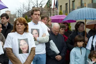 González Terol vista la Piscina Municipal y participa en la concentración por Maria Piedad