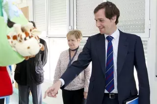 Terol con el Coro de Boadilla, la Escuela Infantil Romanillos y los vecinos de Valdepastores
