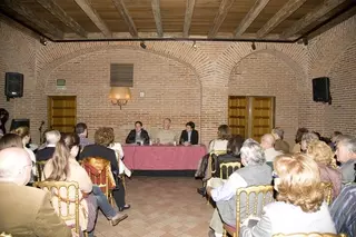 Más de 150 vecinos de Boadilla arropan la presentación de la plataforma de apoyo a Pablo Nieto