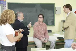 González Terol visita el instituto Profesor Máximo Trueba