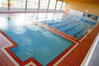La piscina cubierta municipal abierta de nuevo al público