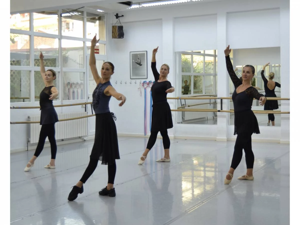 Ballet para Adultos. Prueba una clase en cualquiera de nuestros grupos. 