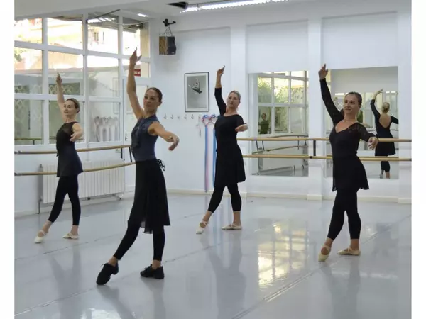 Ballet para Adultos. Prueba una clase en cualquiera de nuestros grupos. 