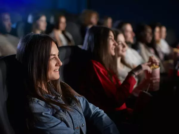 Cine, charla y tomar algo 