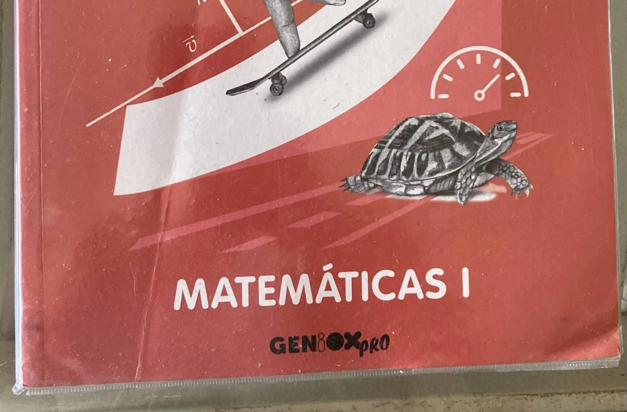 5 libros de texto de 1 Bachillerato, como nuevos.
