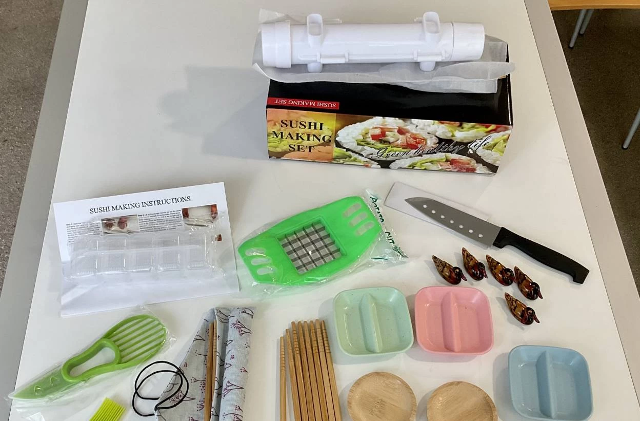 VENDO KIT PARA HACER SUSHI (25 piezas) 