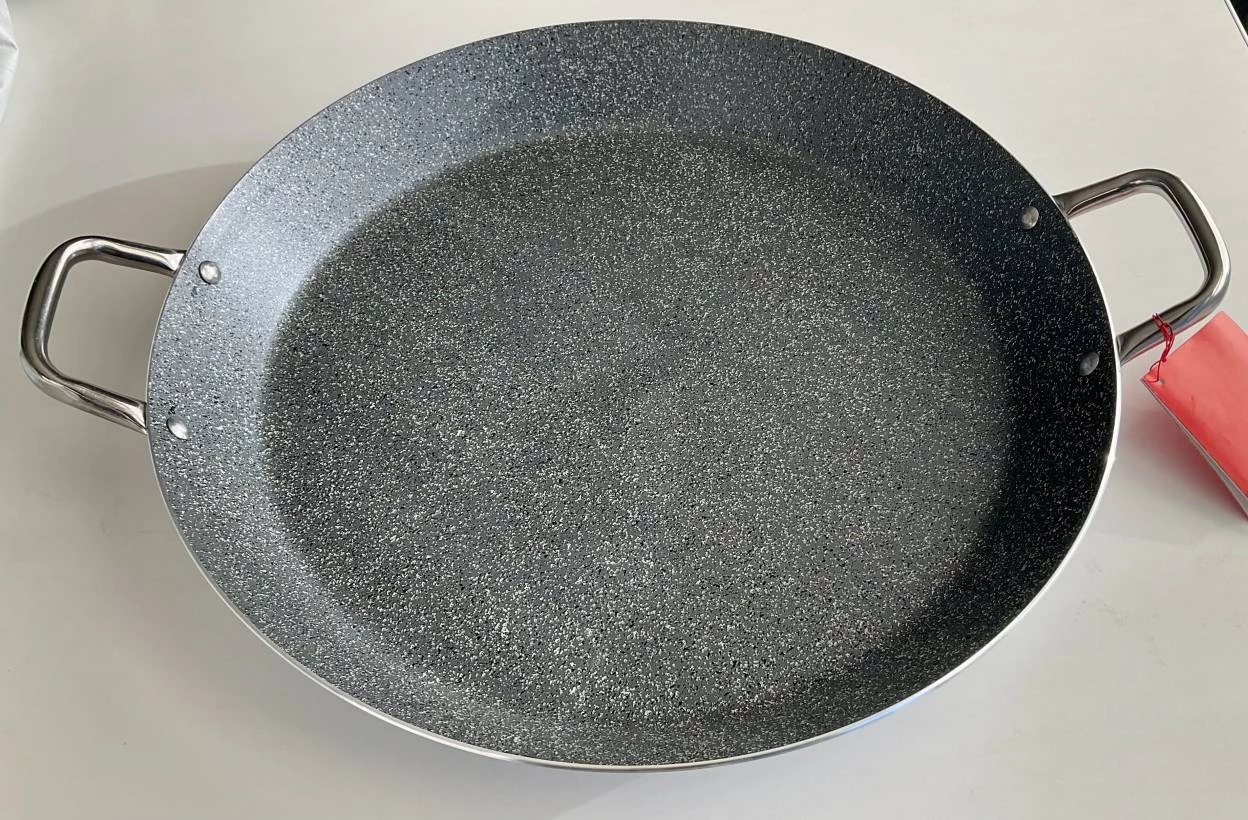 Vendo PAELLERA 42 cm (7-10 raciones) NUEVA A ESTRENAR
