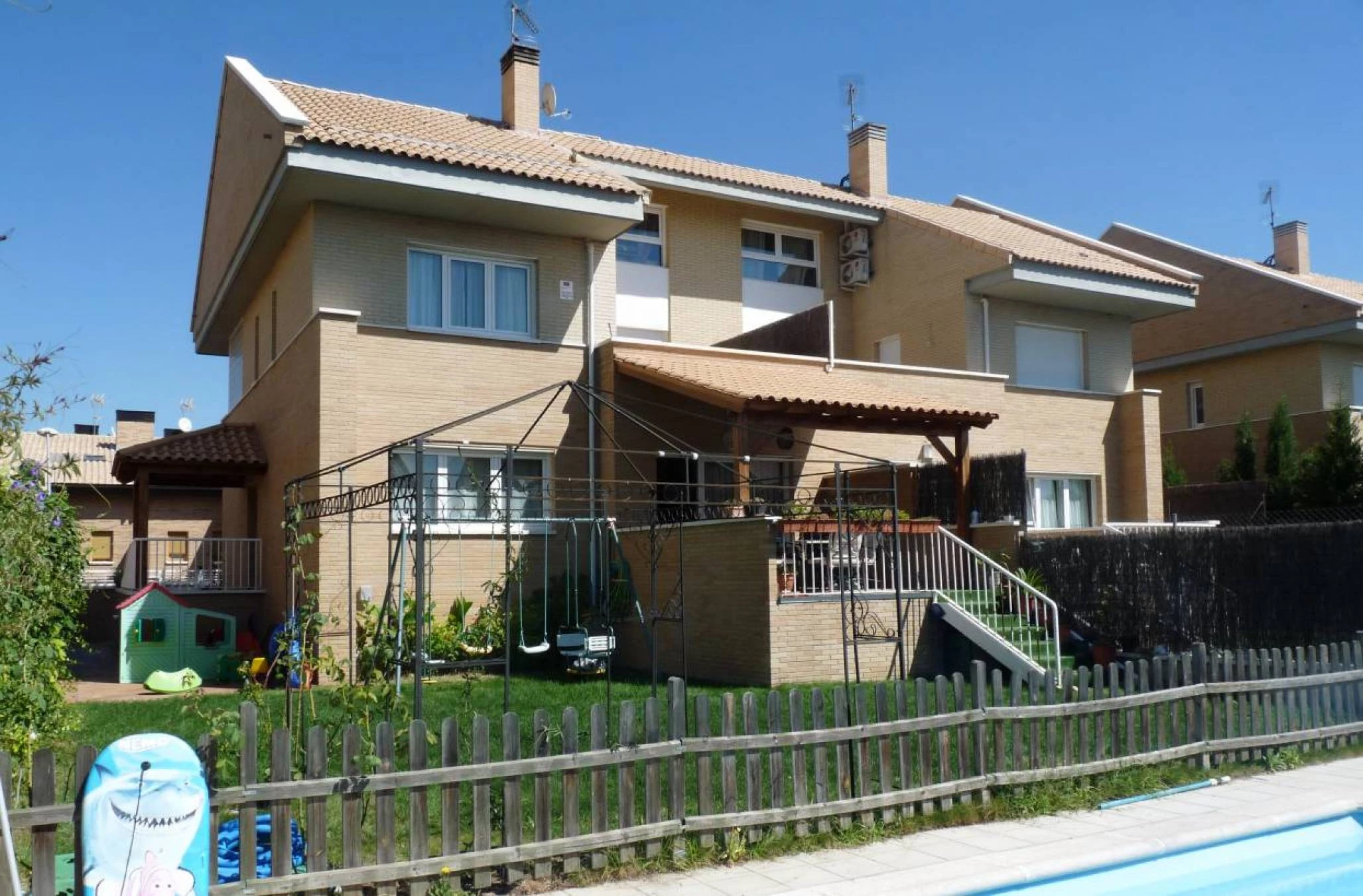Se alquila chalet pareado en Villanueva de la Cañada