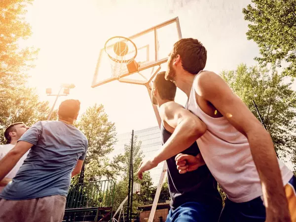 Grupo jugar al Basket 