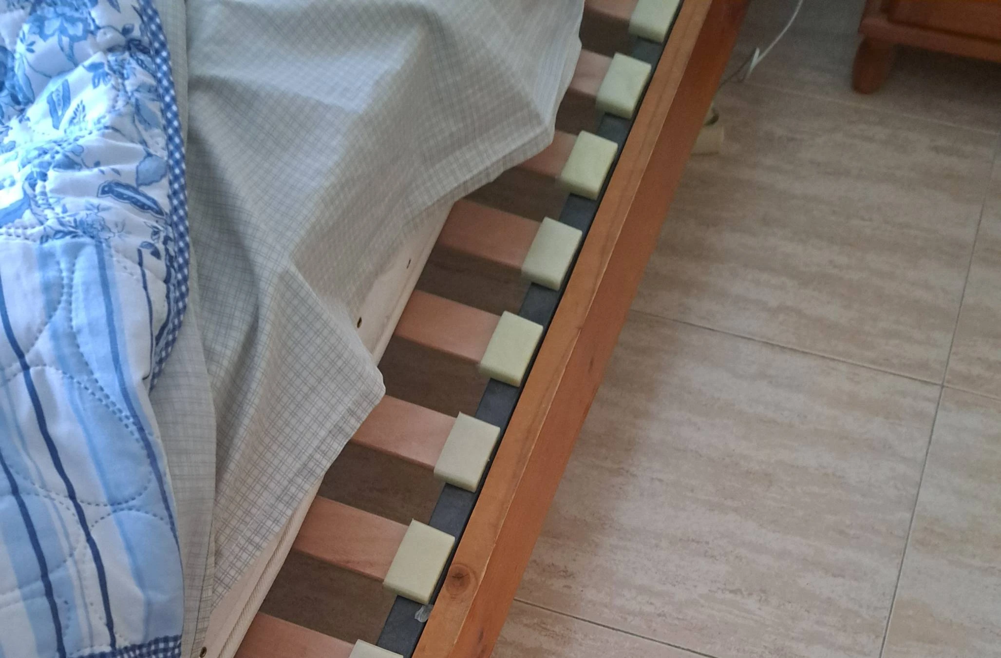 Cama de madera 