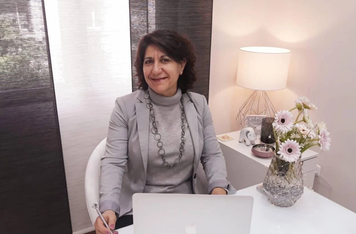 Administrativa, Recepcionista, Cuidadora de Personas y Animales