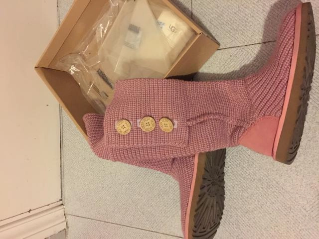 vendo botas altas de ugg rosas