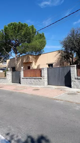 Chalet de 225 m2 en parcela de