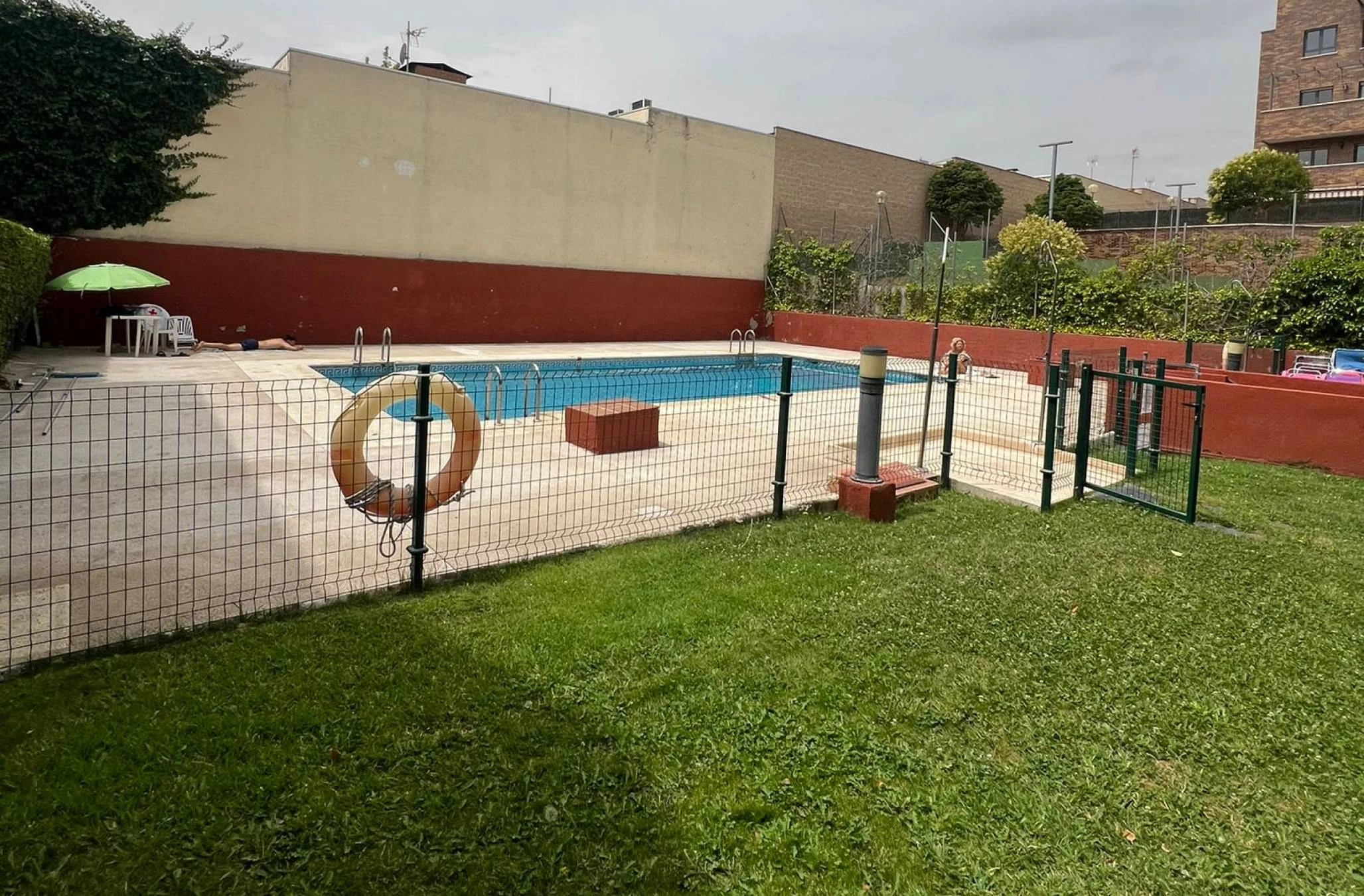 EL LUJO DE UN CHALET EN PLENA AVENIDA